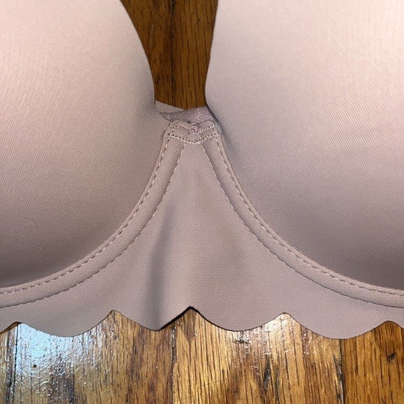 Felina Nude Scalloped Band Bra with Molded Cups and Underwire Lingerie Size 38C - Picture 3 of 9